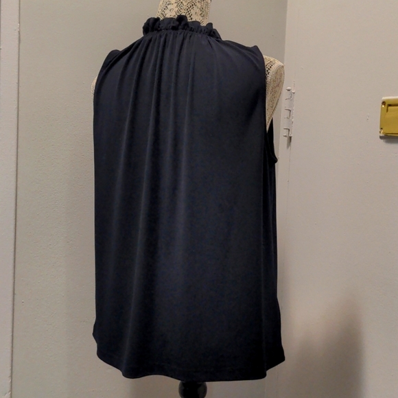 H&M Flowy High-Neck Tank Top - Picture 2 of 6